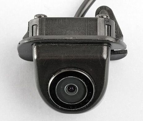 Камера заднего вида Phantom CA-TCA(N)